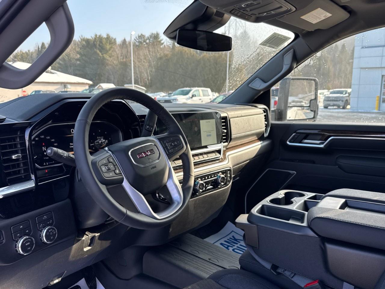 2026 GMC SIERRA 2500HD Crew Cab Standard Box 4-Wheel Drive SLE Photo