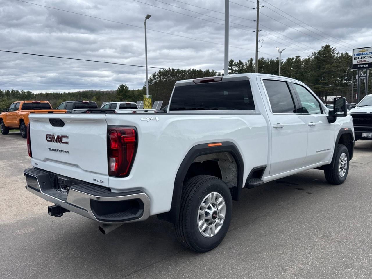 2026 GMC SIERRA 2500HD Crew Cab Standard Box 4-Wheel Drive SLE Photo