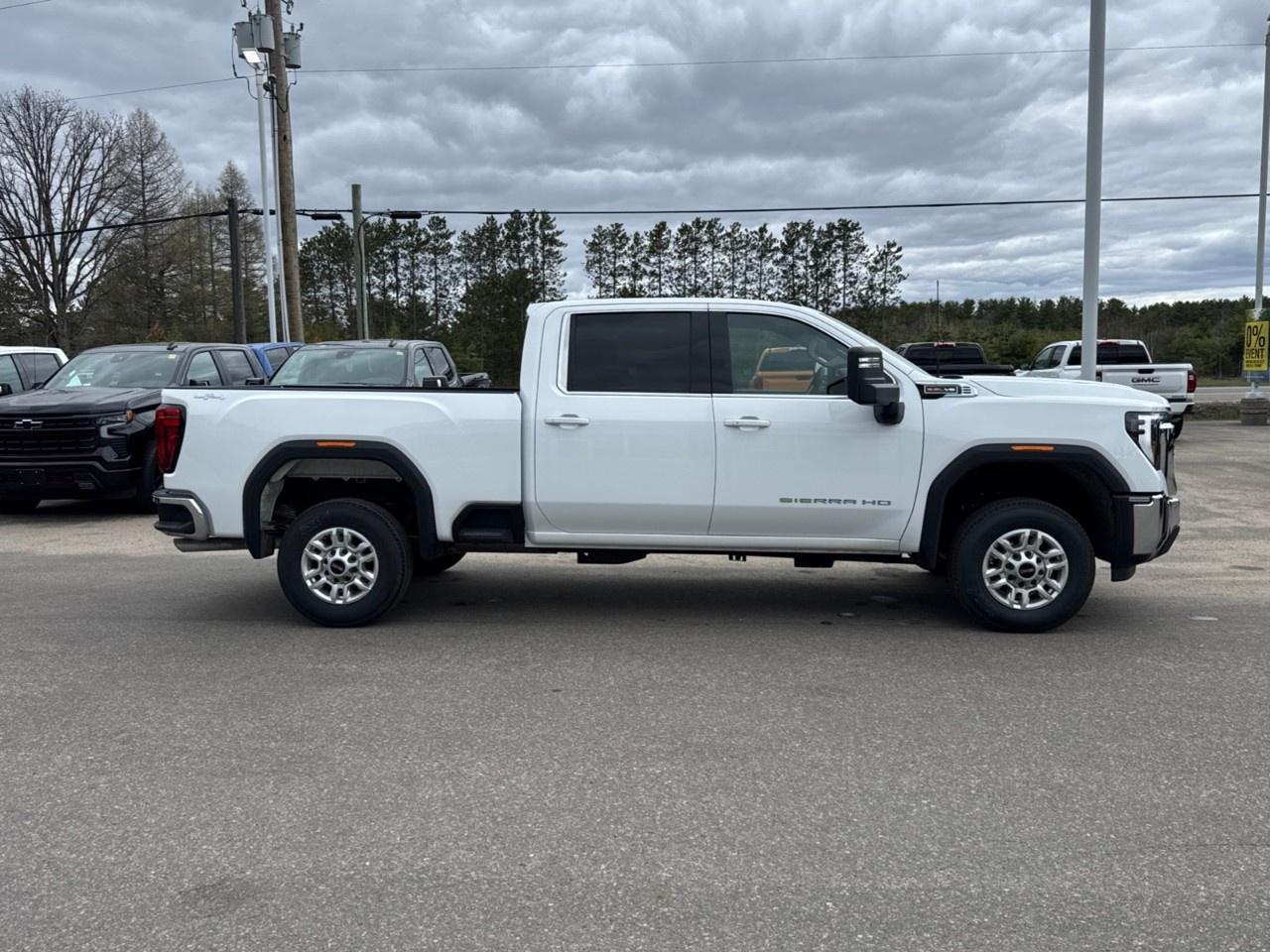 2026 GMC SIERRA 2500HD Crew Cab Standard Box 4-Wheel Drive SLE Photo