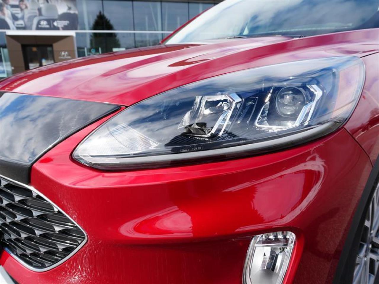 2022 Ford Escape Titanium AWD Photo