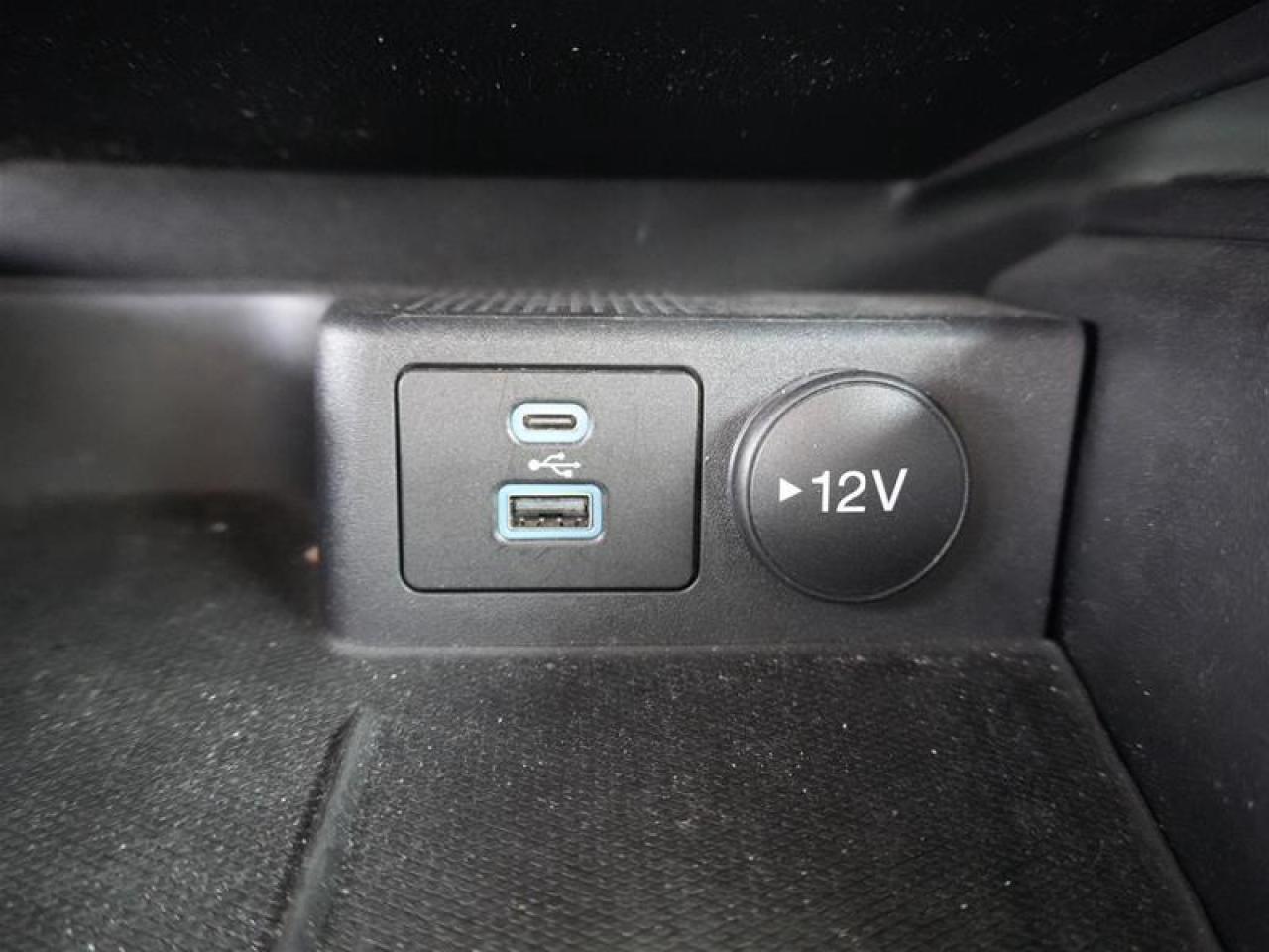 2022 Ford Escape Titanium AWD Photo