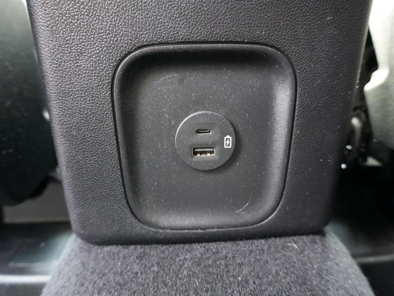 2022 Ford Escape Titanium AWD Photo