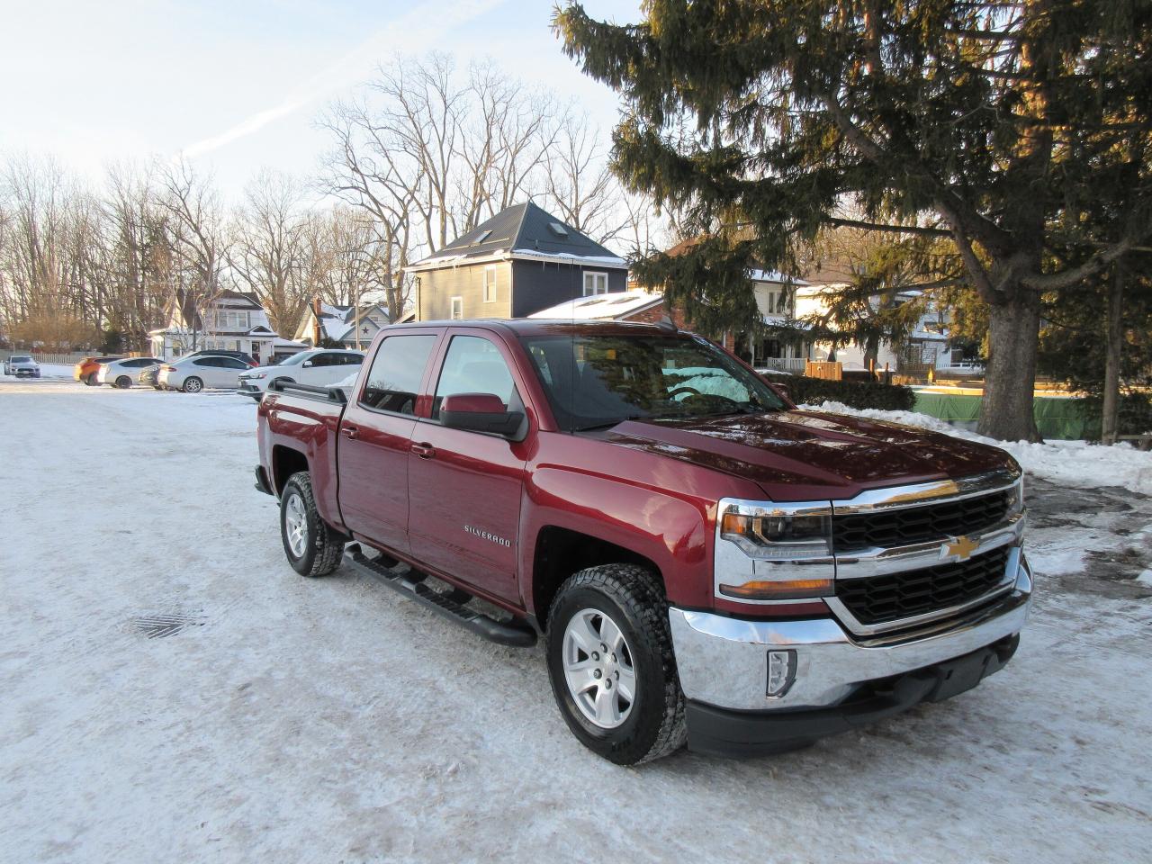 2017 Chevrolet Silverado 1500 4WD CREW CAB 143.5" LT W/1LT Photo2