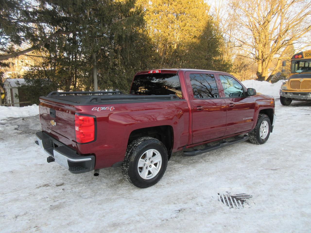 2017 Chevrolet Silverado 1500 4WD CREW CAB 143.5" LT W/1LT Photo4