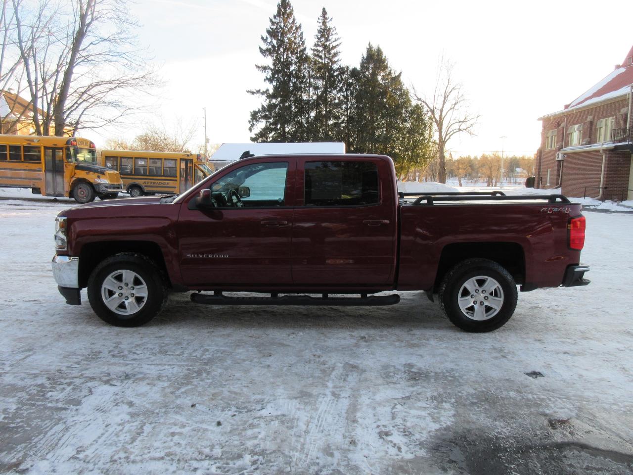 2017 Chevrolet Silverado 1500 4WD CREW CAB 143.5" LT W/1LT Photo