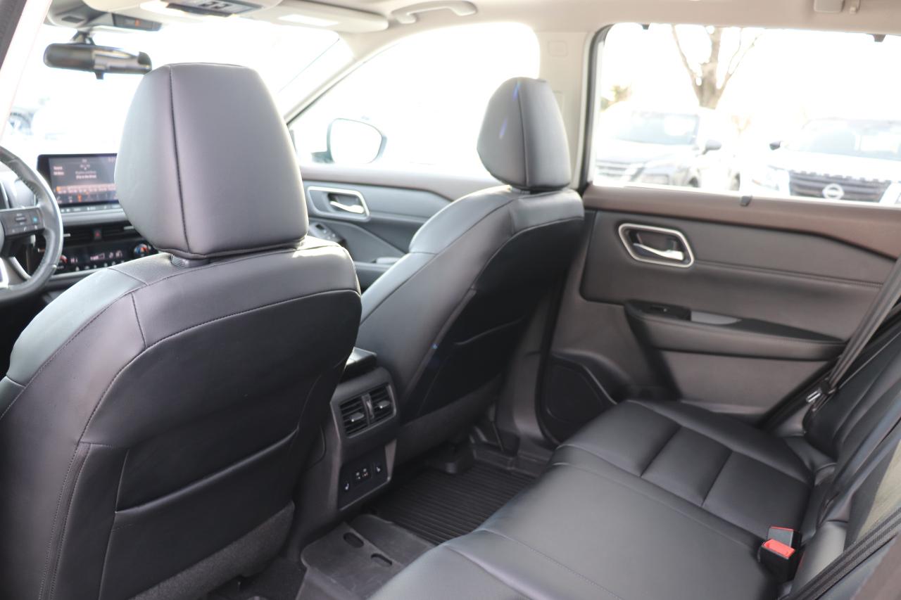 2021 Nissan Rogue SV PREMIUM PACKAGE 1 OWNER NO ACCIDENTS Photo