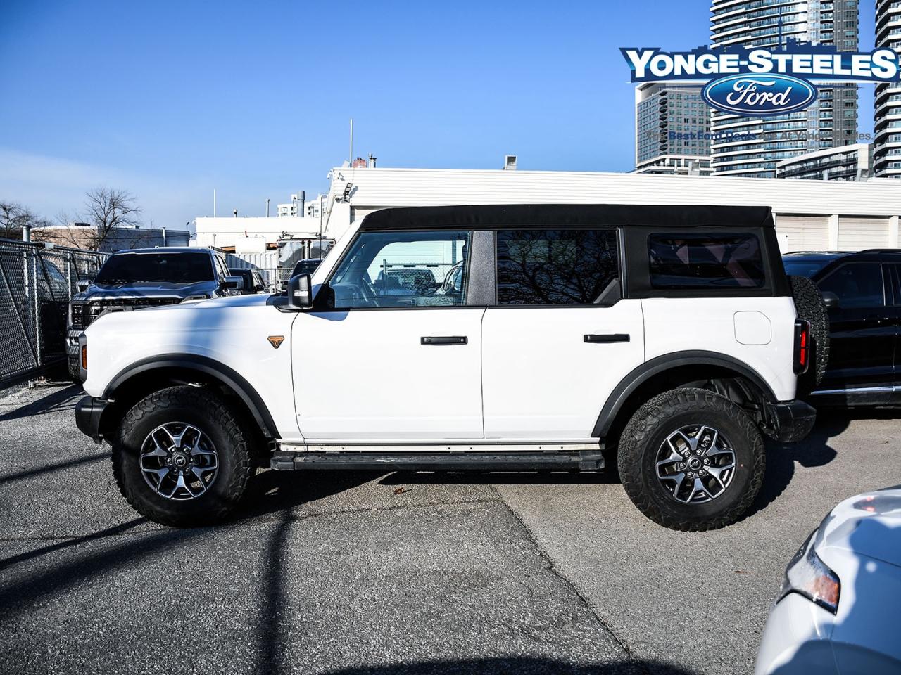 2023 Ford Bronco 2.7L BADLANDS HIGH PKG SOFT TOP Photo