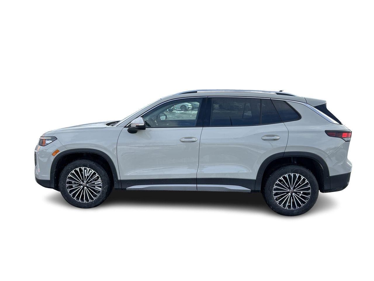 2026 Volkswagen Tiguan Comfortline 4MOTION Adaptive Cruise Control  Lane Photo
