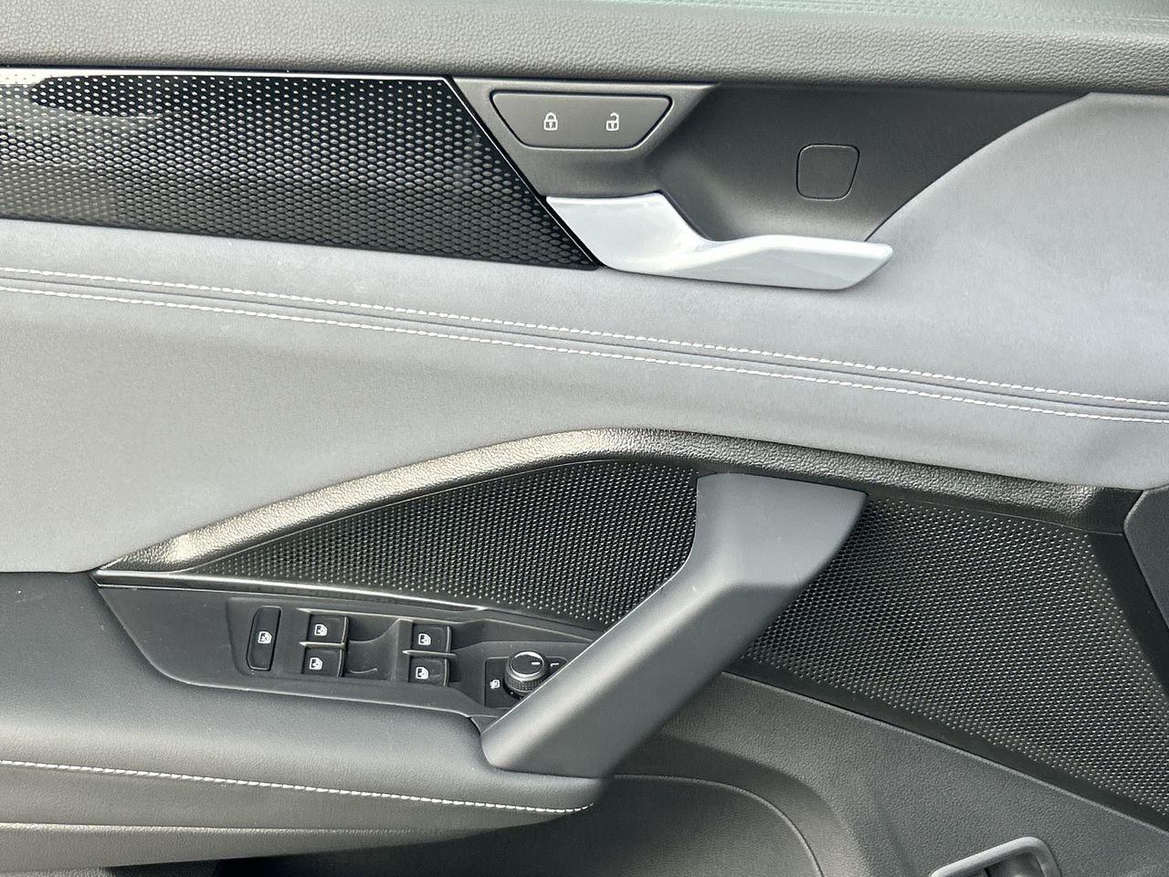 2026 Volkswagen Tiguan Comfortline 4MOTION Adaptive Cruise Control  Lane Photo