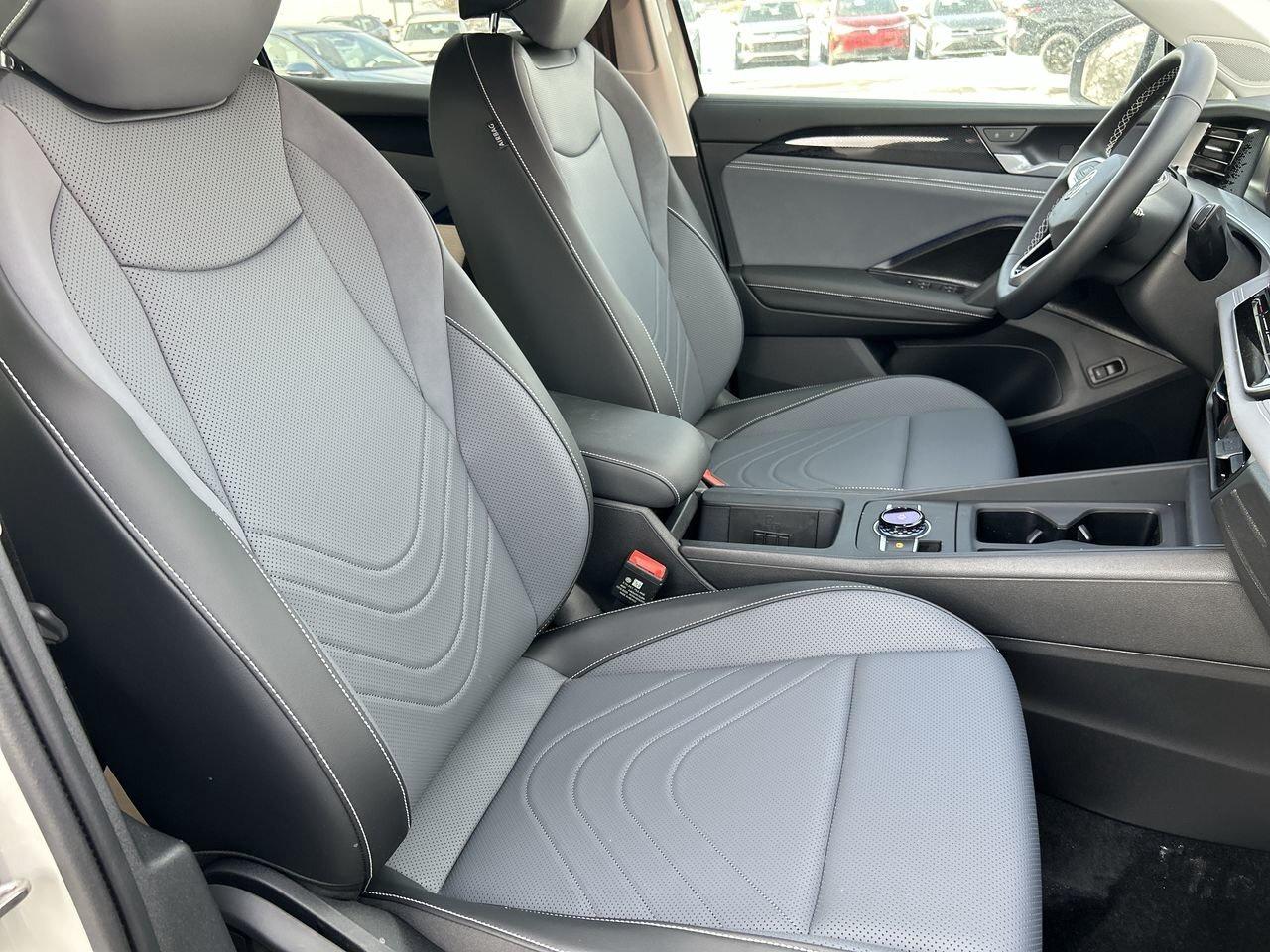 2026 Volkswagen Tiguan Comfortline 4MOTION Adaptive Cruise Control  Lane Photo