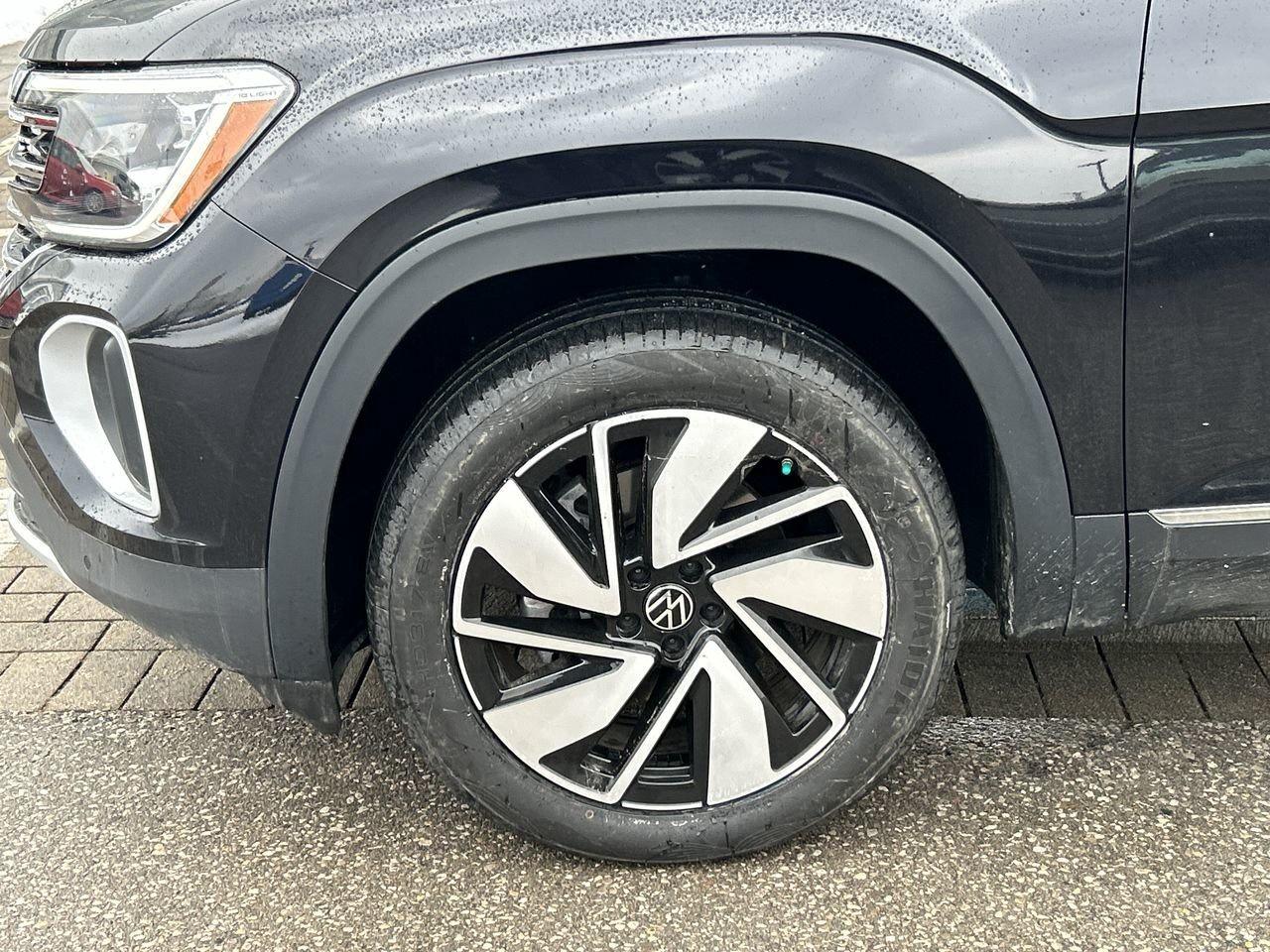 2024 Volkswagen Atlas Highline 2.0 TSI 4MOTION Leather  Sunroof  Alloy W Photo