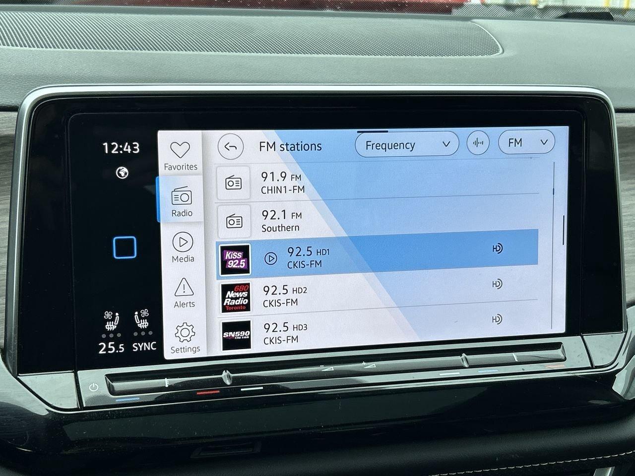 2024 Volkswagen Atlas Highline 2.0 TSI 4MOTION Leather  Sunroof  Alloy W Photo