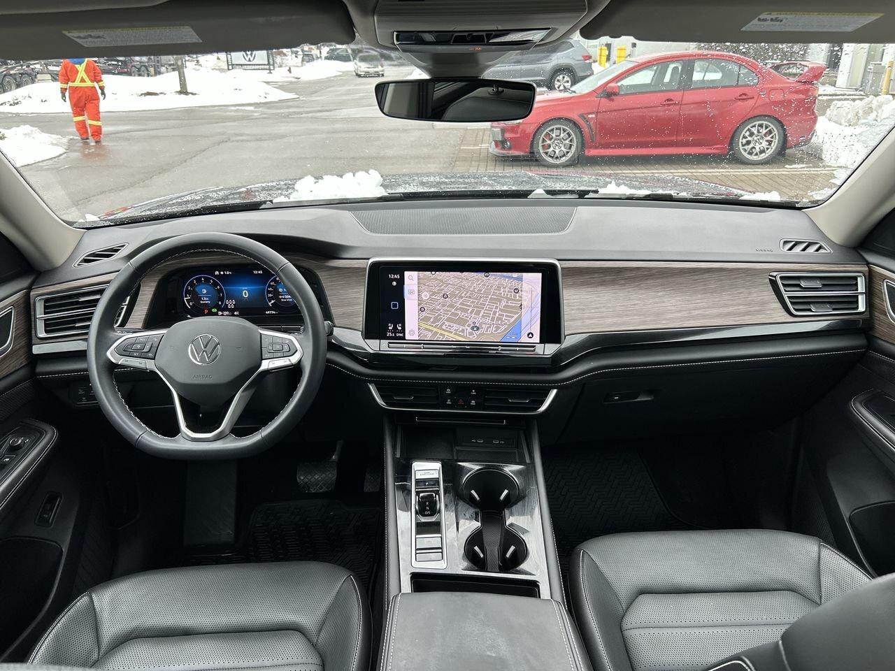 2024 Volkswagen Atlas Highline 2.0 TSI 4MOTION Leather  Sunroof  Alloy W Photo