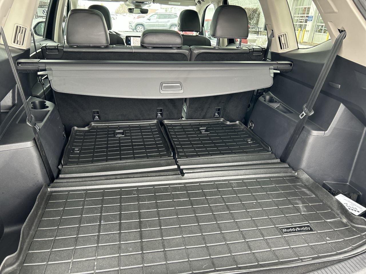 2024 Volkswagen Atlas Highline 2.0 TSI 4MOTION Leather  Sunroof  Alloy W Photo