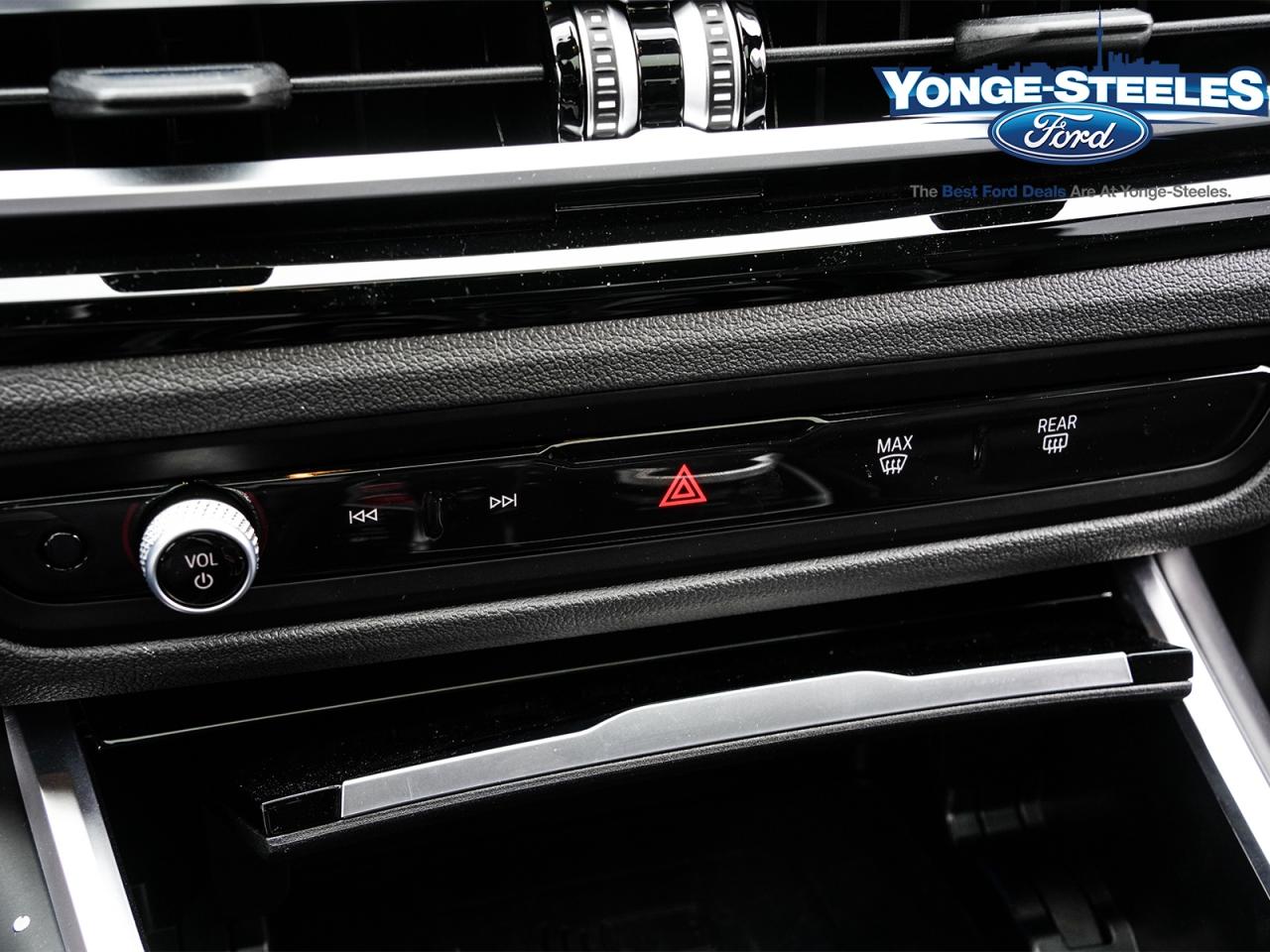 2023 BMW M3 Competition M xDrive Sedan Photo