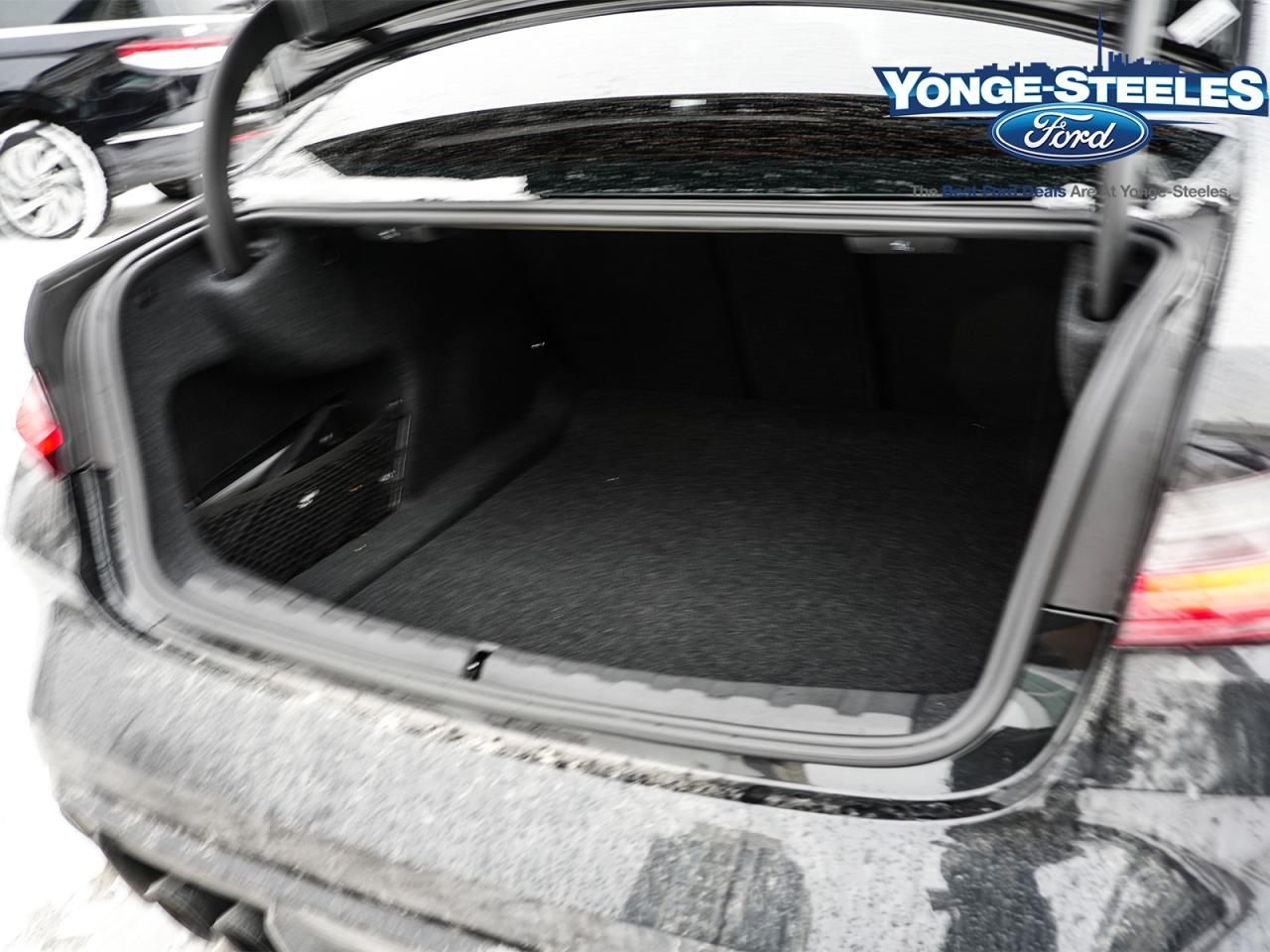 2023 BMW M3 Competition M xDrive Sedan Photo