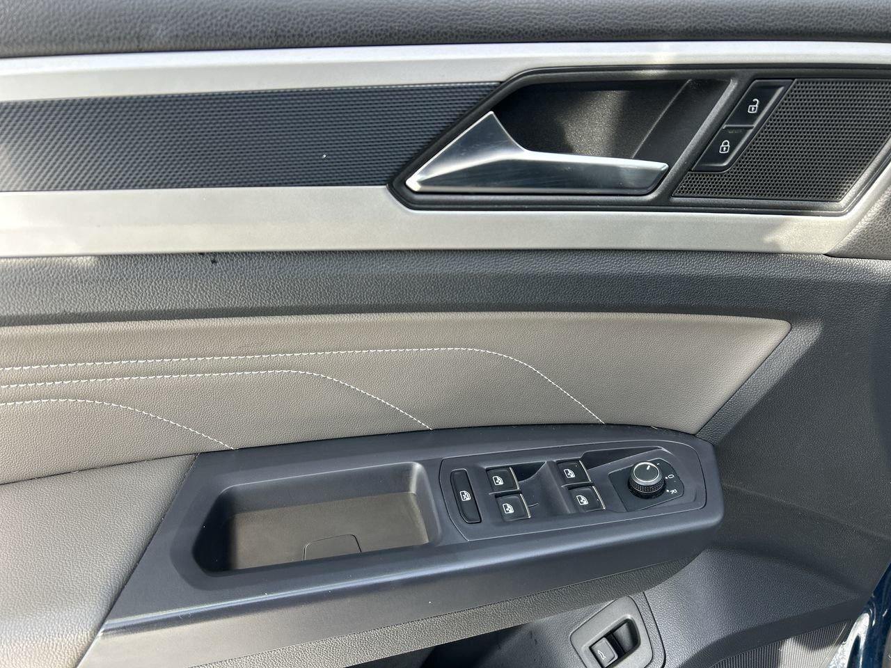 2021 Volkswagen Atlas Cross Sport Highline 2.0T 8sp at w/Tip 4MOTION Leather Seats Photo