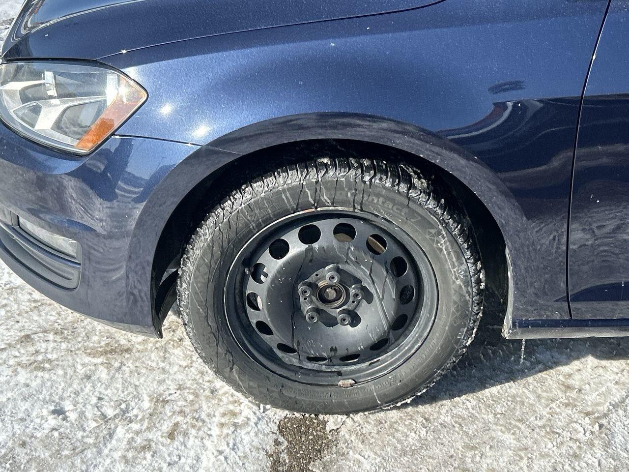 2017 Volkswagen Golf 5-Dr 1.8T Comfortline 6sp at w/Tip Keyless Start Photo