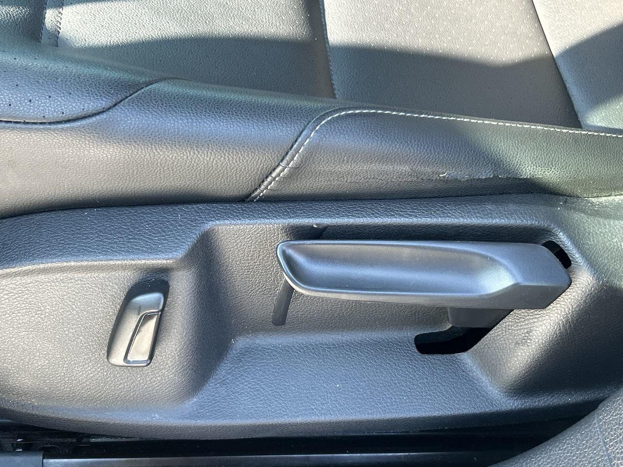 2017 Volkswagen Golf 5-Dr 1.8T Comfortline 6sp at w/Tip Keyless Start Photo