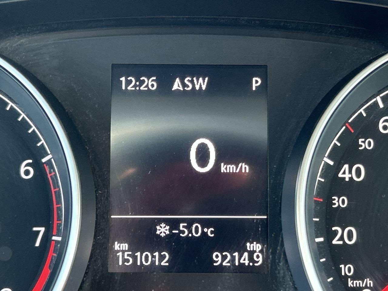 2017 Volkswagen Golf 5-Dr 1.8T Comfortline 6sp at w/Tip Keyless Start Photo