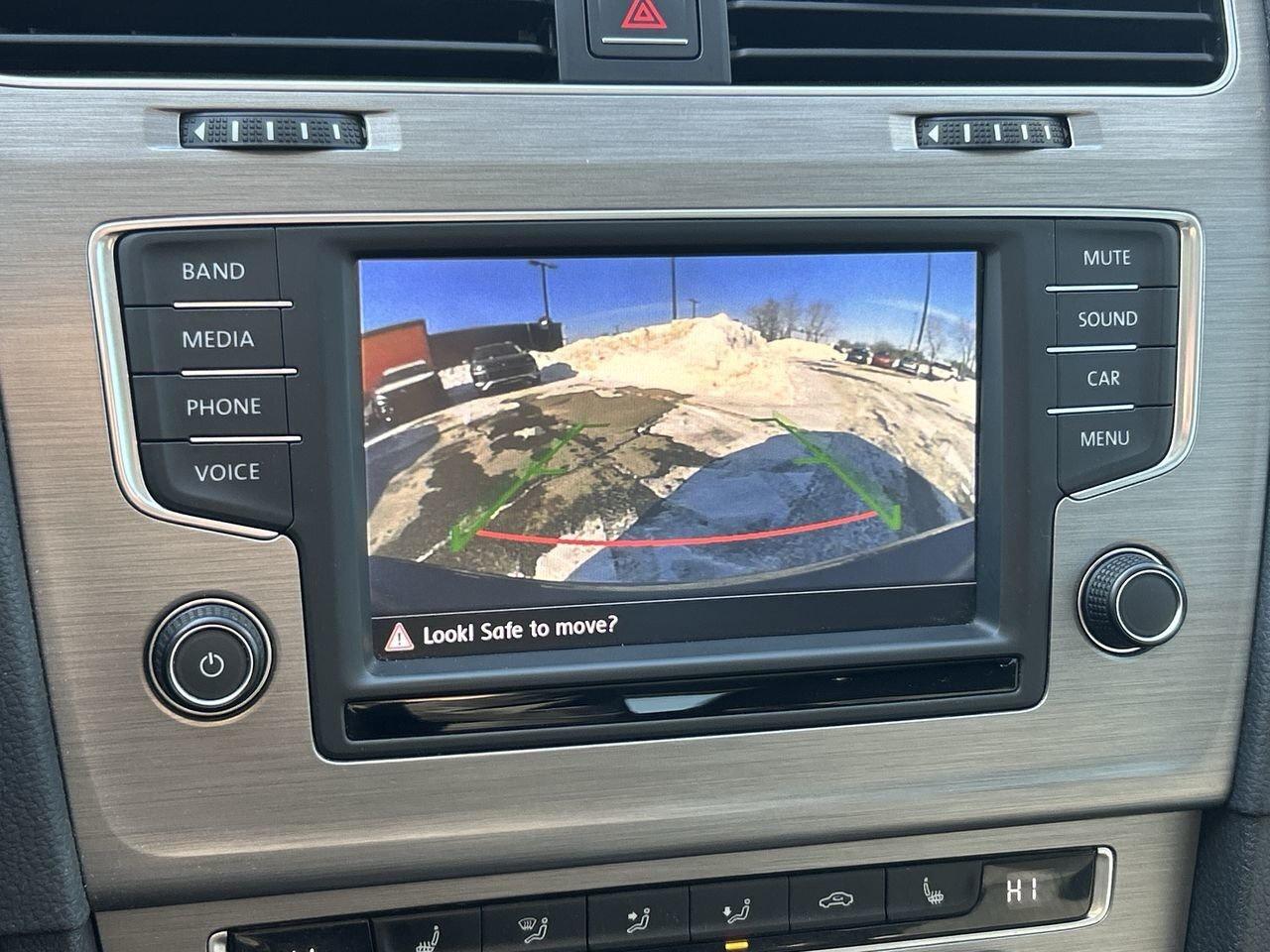 2017 Volkswagen Golf 5-Dr 1.8T Comfortline 6sp at w/Tip Keyless Start Photo