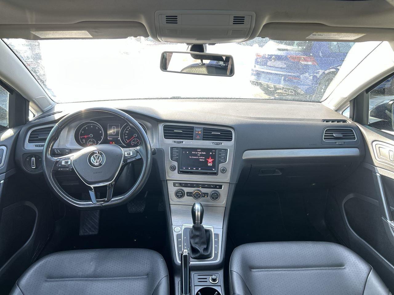 2017 Volkswagen Golf 5-Dr 1.8T Comfortline 6sp at w/Tip Keyless Start Photo