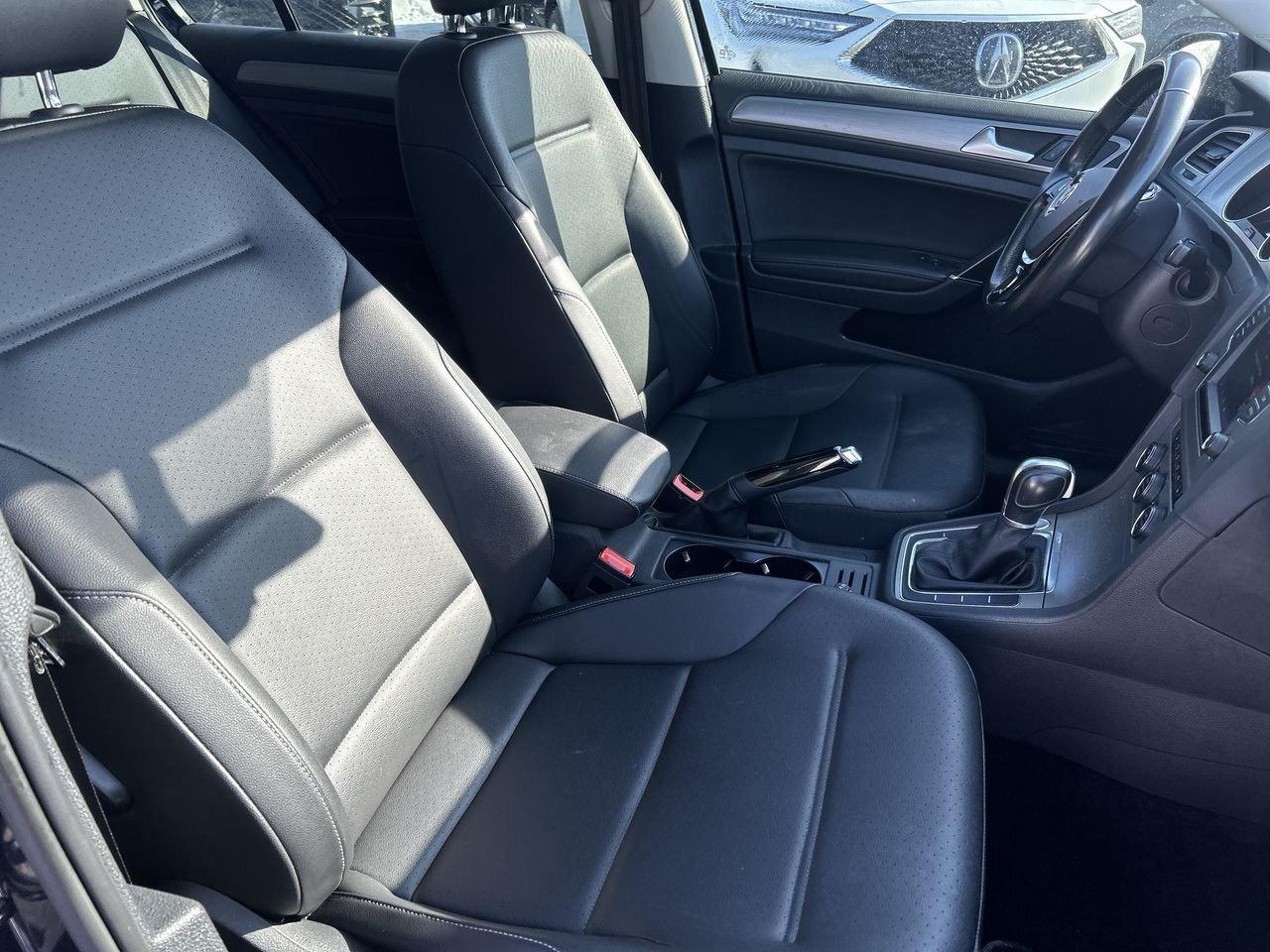 2017 Volkswagen Golf 5-Dr 1.8T Comfortline 6sp at w/Tip Keyless Start Photo