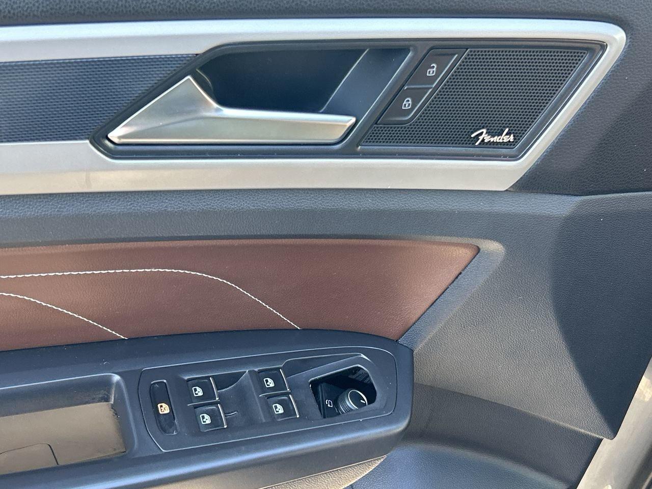 2023 Volkswagen Atlas Execline 3.6L 8sp at w/Tip 4MOTION Sunroof  Alloy Photo