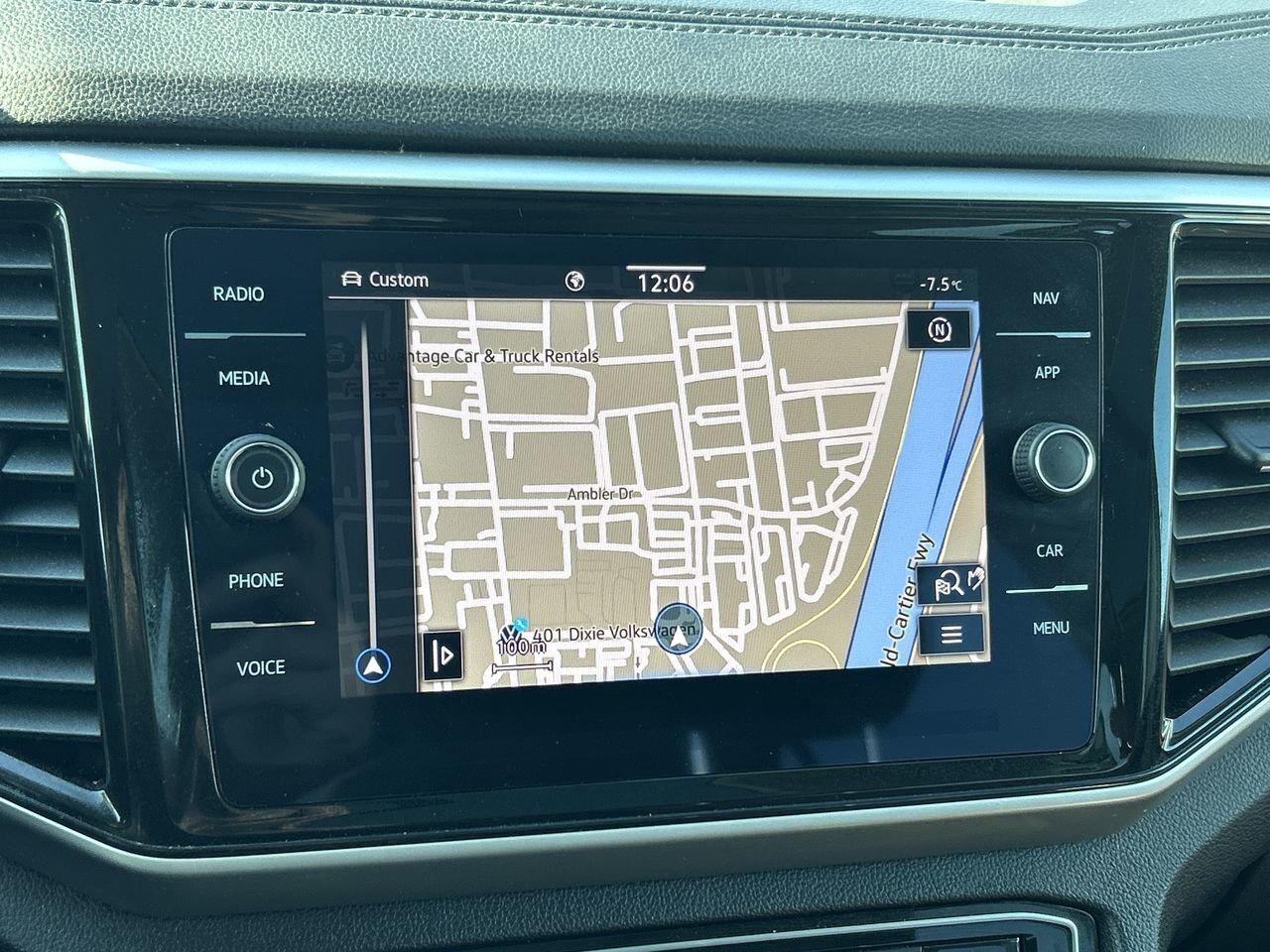 2023 Volkswagen Atlas Execline 3.6L 8sp at w/Tip 4MOTION Sunroof  Alloy Photo