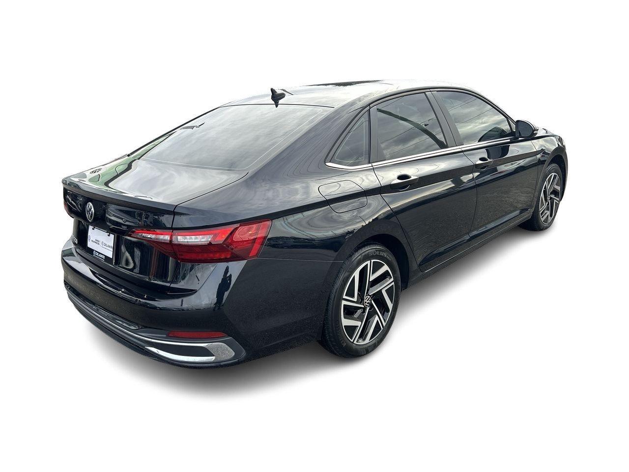 2022 Volkswagen Jetta Highline 1.5 T 8Sp at w/Tip Leather Seats  Alloy W Photo