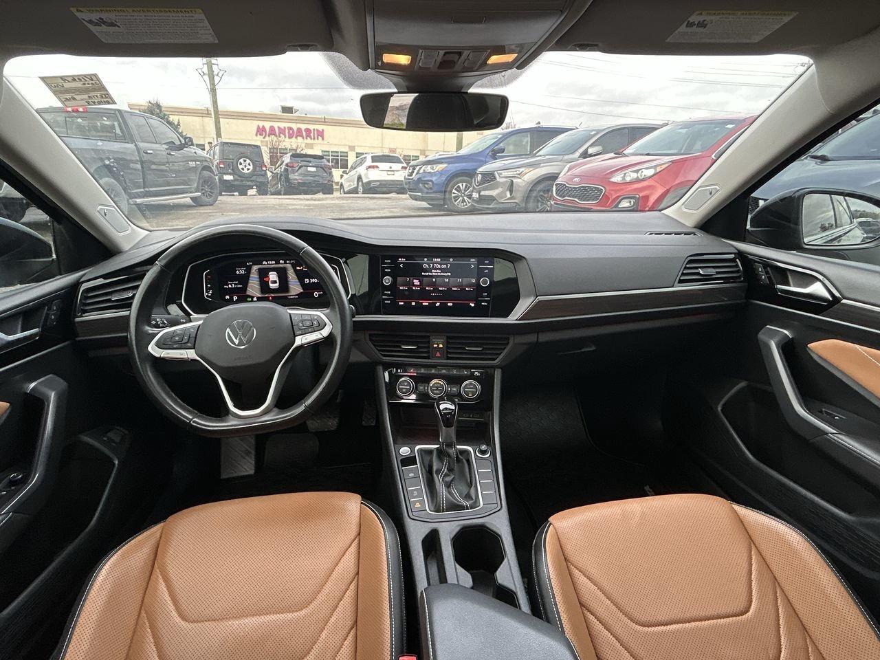 2022 Volkswagen Jetta Highline 1.5 T 8Sp at w/Tip Leather Seats  Alloy W Photo