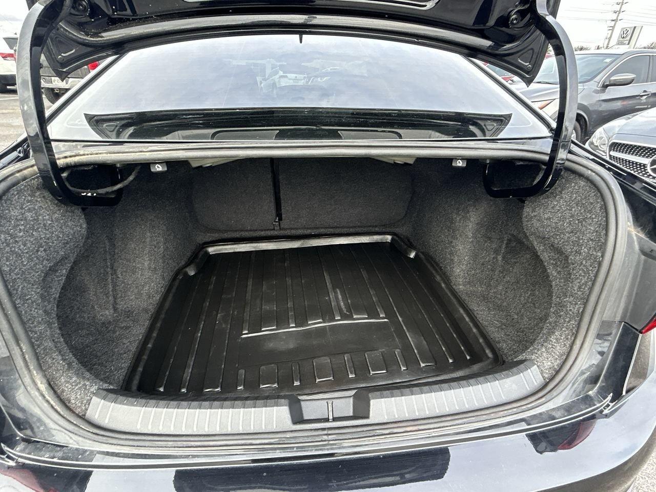 2022 Volkswagen Jetta Highline 1.5 T 8Sp at w/Tip Leather Seats  Alloy W Photo