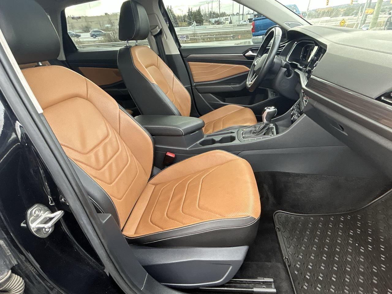 2022 Volkswagen Jetta Highline 1.5 T 8Sp at w/Tip Leather Seats  Alloy W Photo