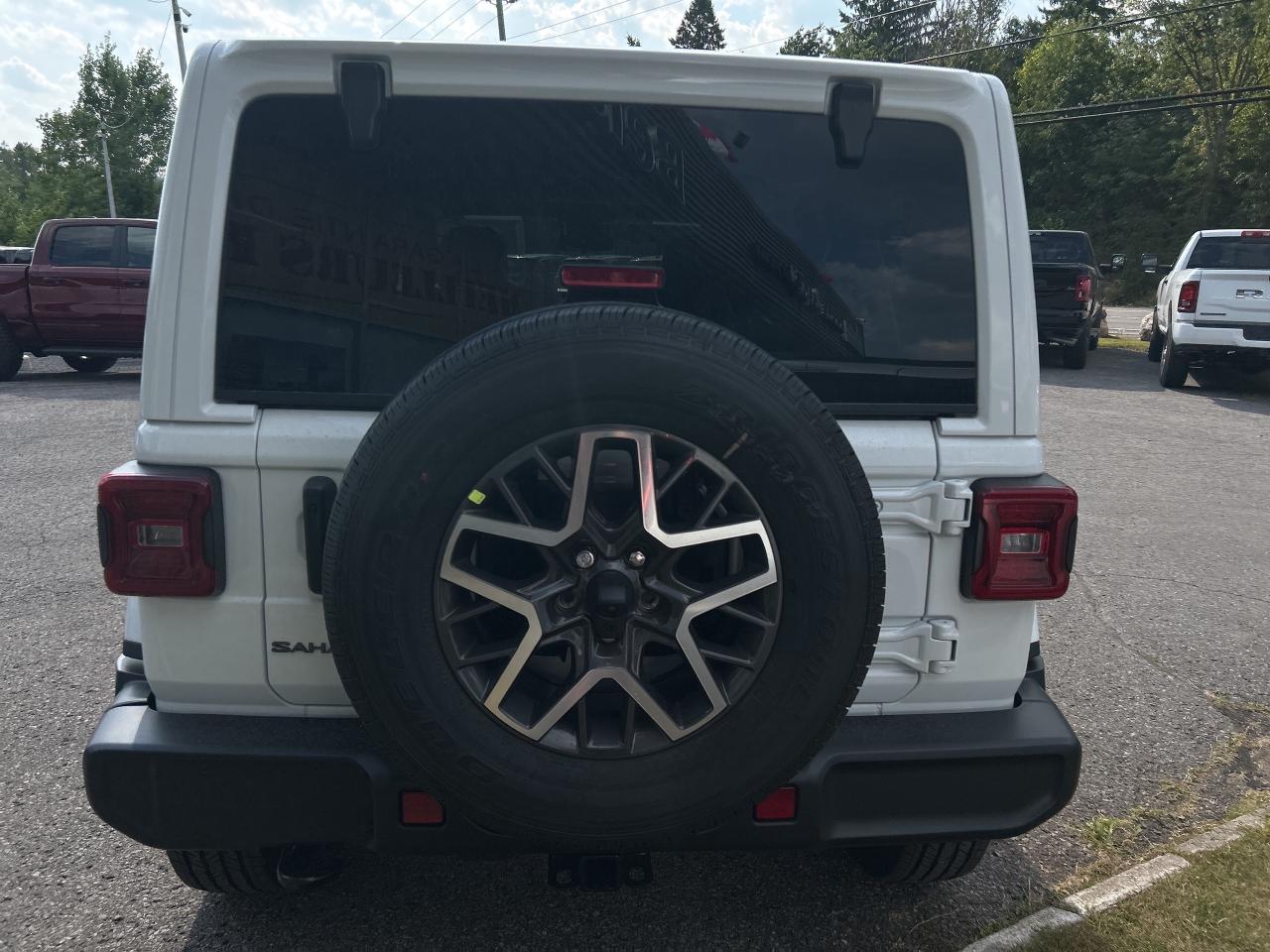 2025 Jeep Wrangler 4-Door Sahara Photo