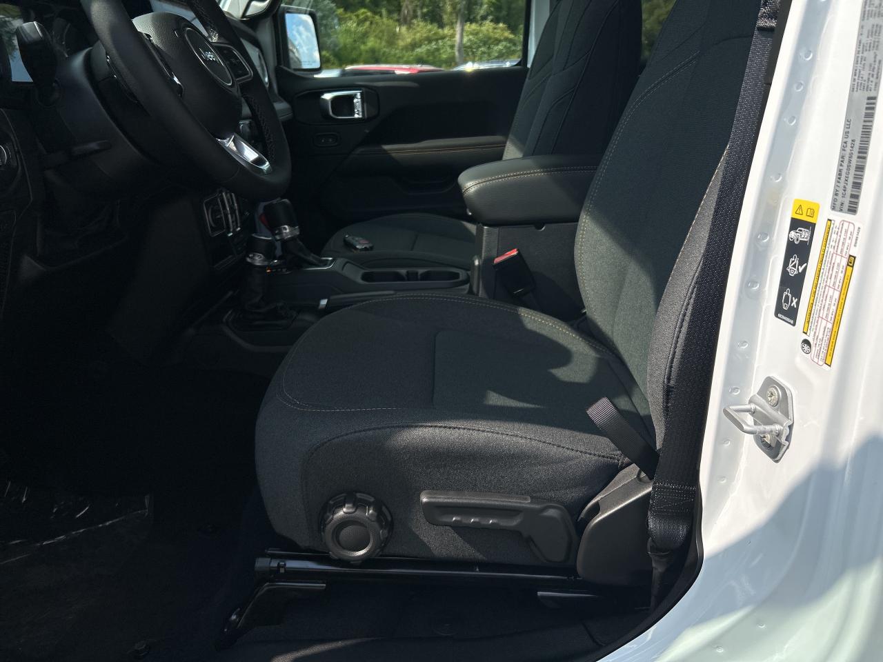 2025 Jeep Wrangler 4-Door Sahara Photo