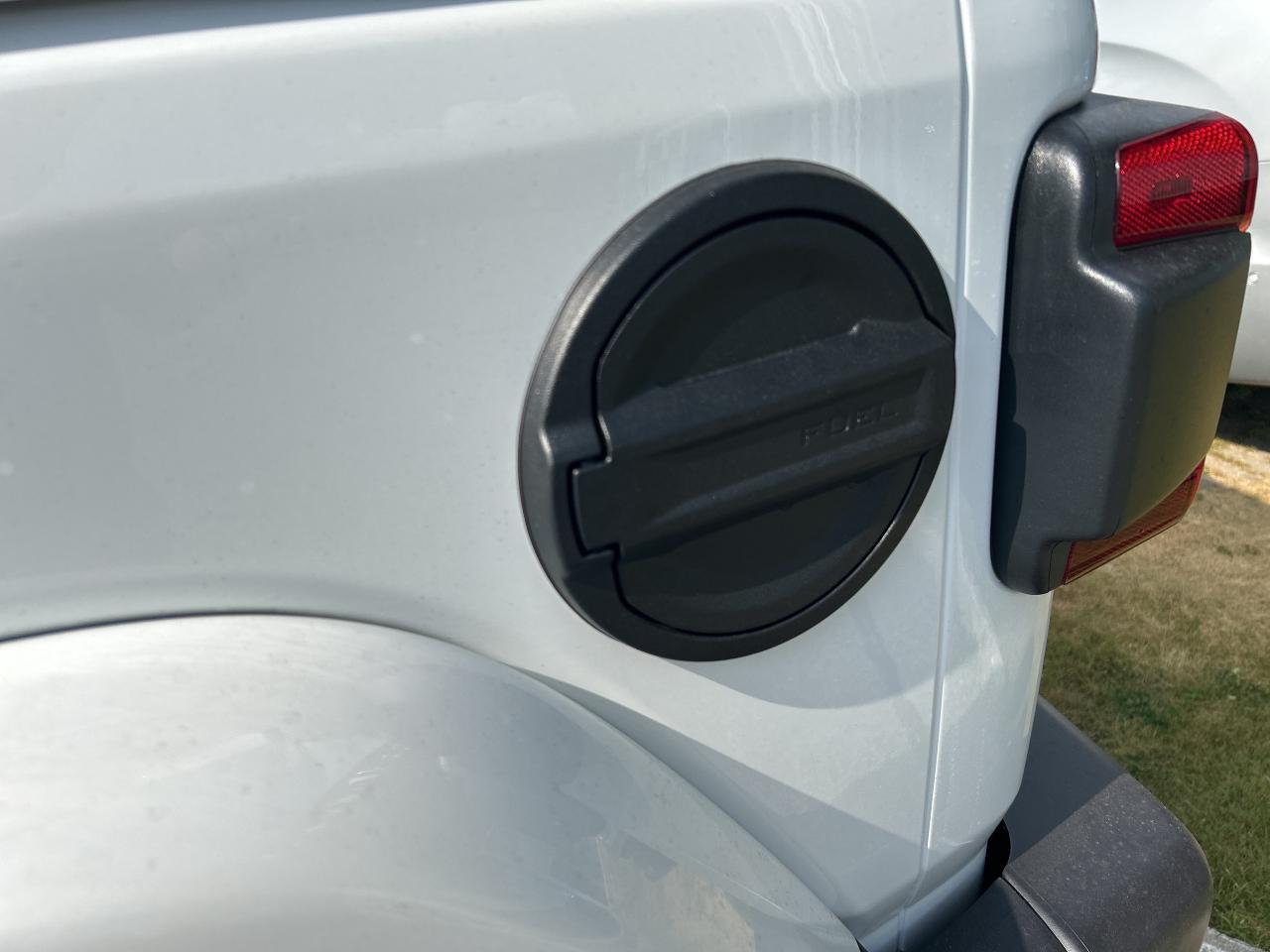 2025 Jeep Wrangler 4-Door Sahara Photo