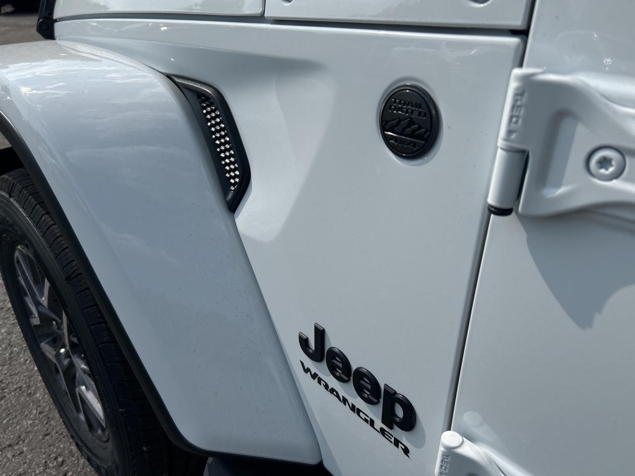 2025 Jeep Wrangler 4-Door Sahara Photo