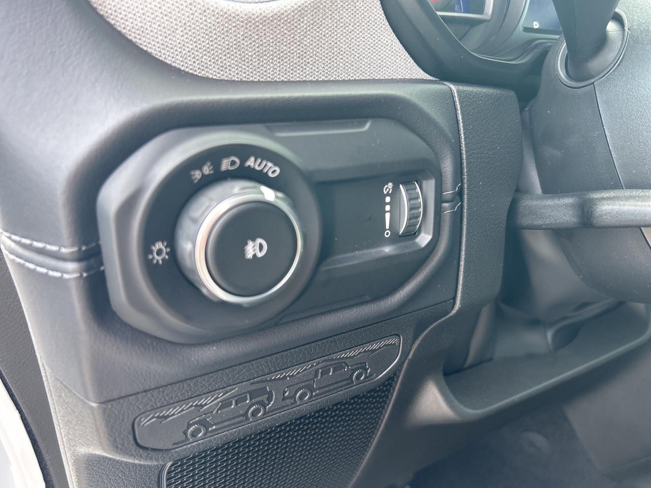 2025 Jeep Wrangler 4-Door Sahara Photo