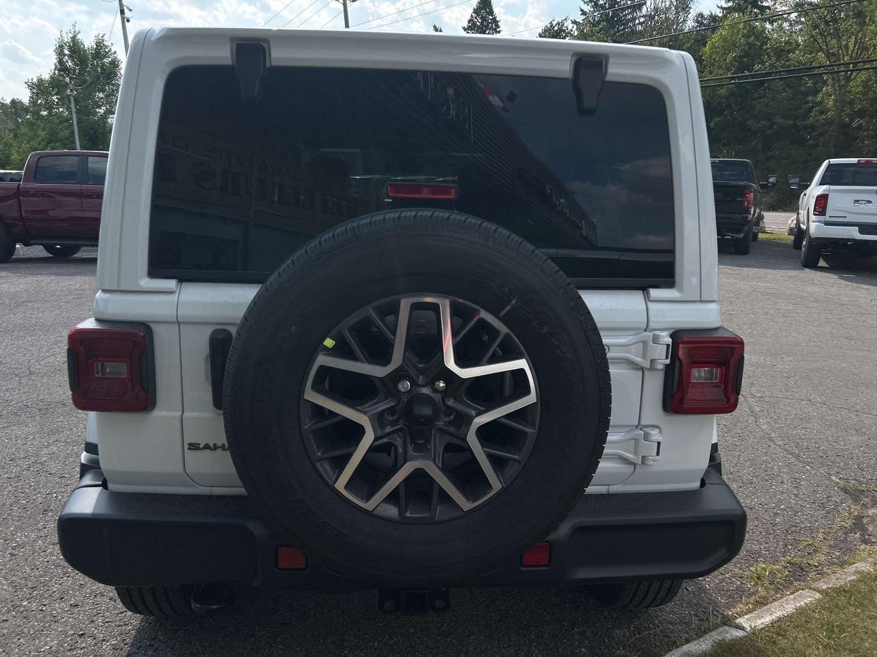 2025 Jeep Wrangler 4-Door Sahara Photo
