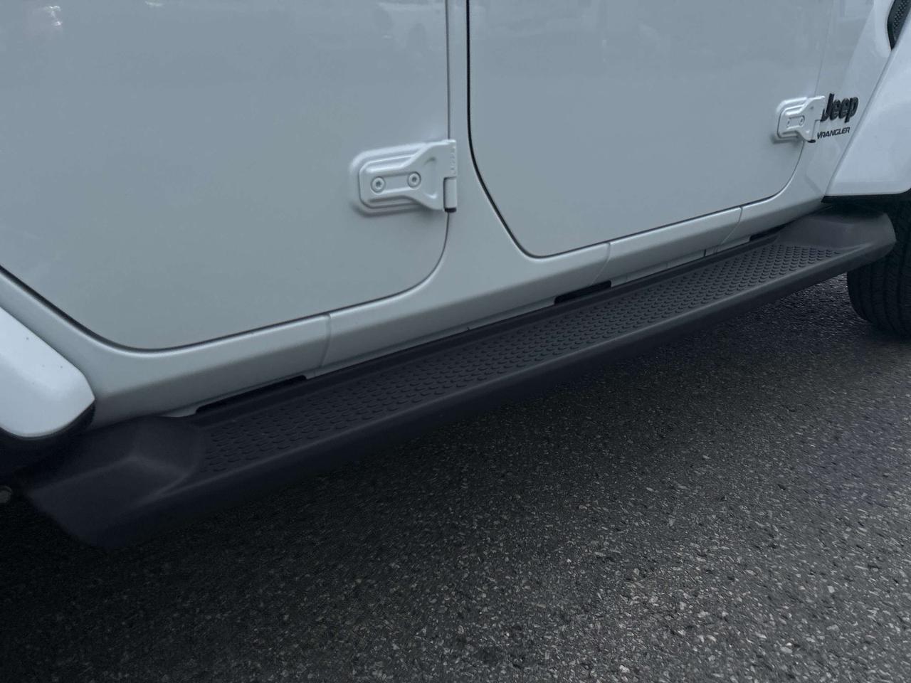2025 Jeep Wrangler 4-Door Sahara Photo