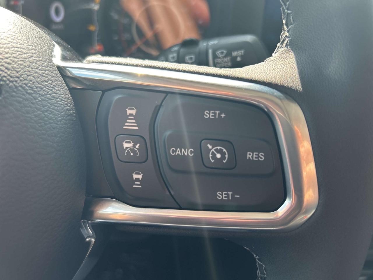 2025 Jeep Wrangler 4-Door Sahara Photo