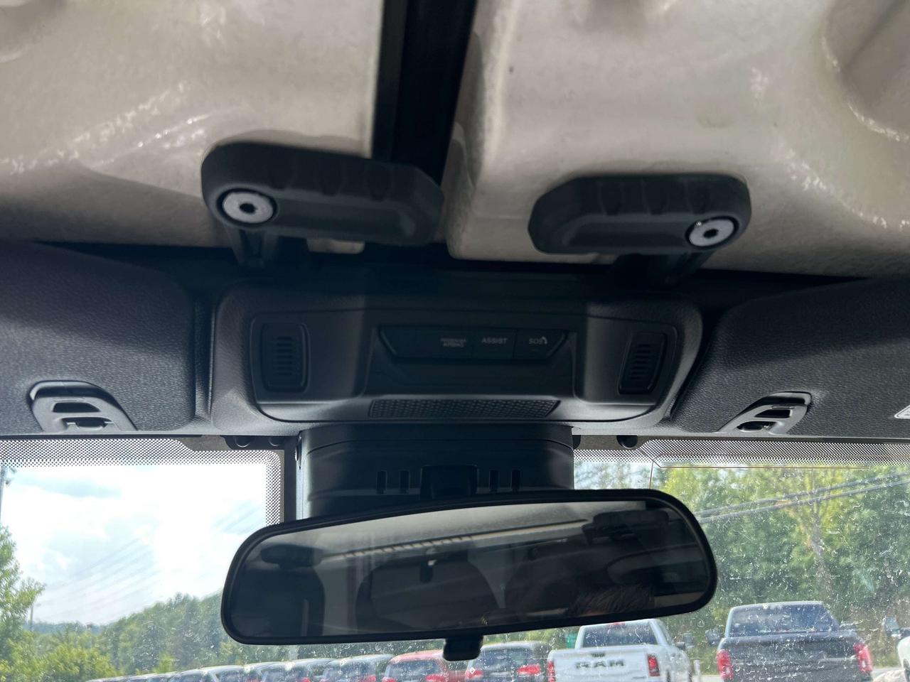 2025 Jeep Wrangler 4-Door Sahara Photo