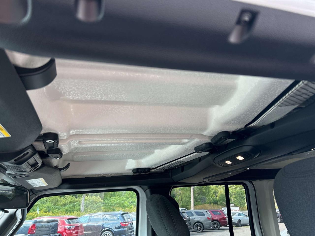 2025 Jeep Wrangler 4-Door Sahara Photo
