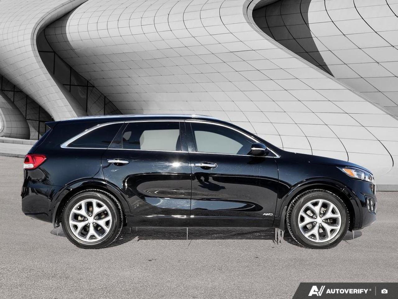 2016 Kia Sorento 2.0L Turbo SX Photo