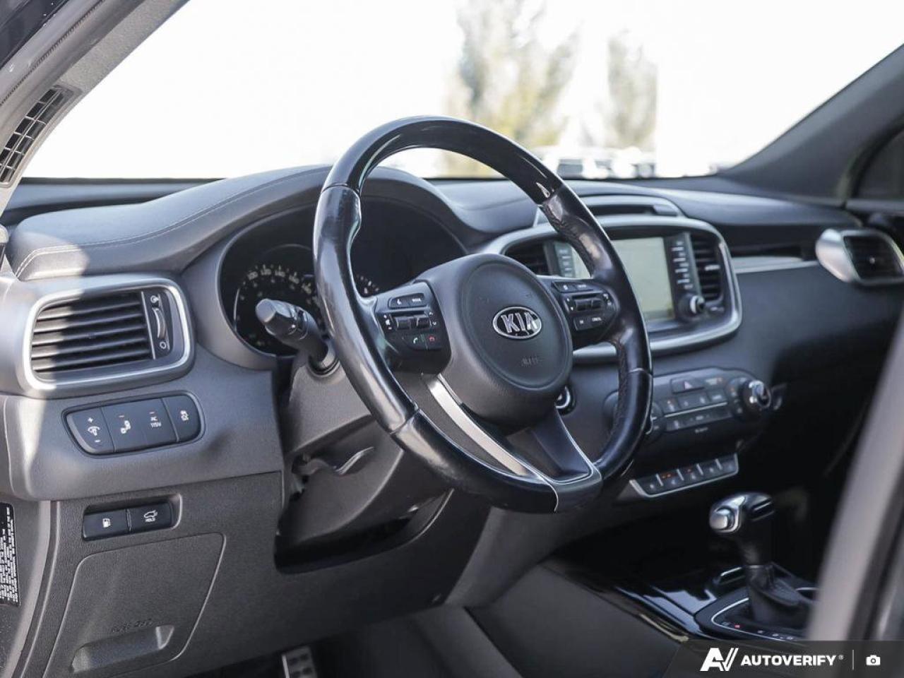 2016 Kia Sorento 2.0L Turbo SX Photo