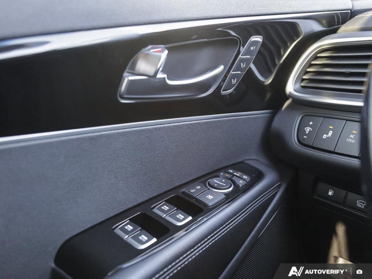 2016 Kia Sorento 2.0L Turbo SX Photo