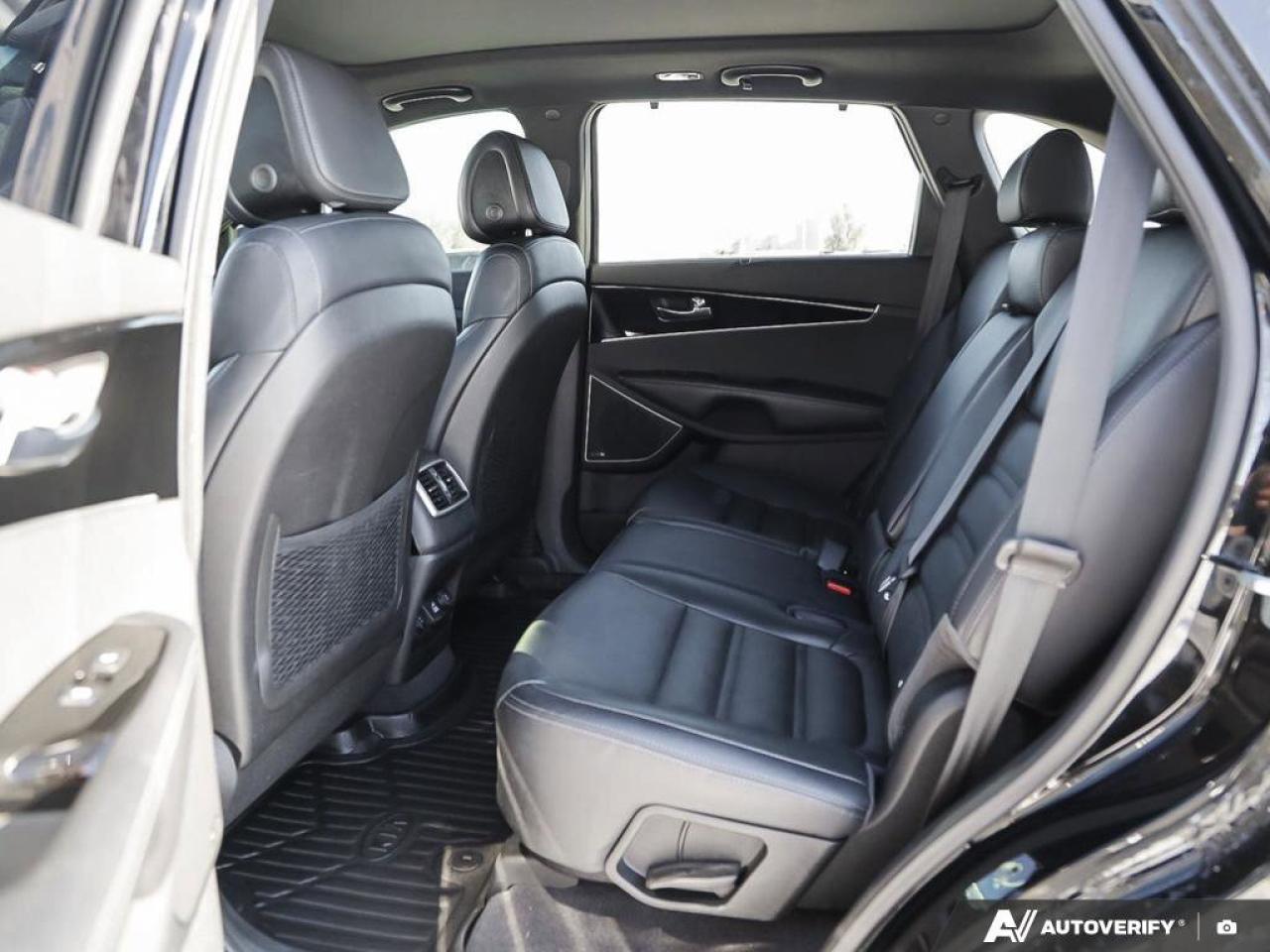 2016 Kia Sorento 2.0L Turbo SX Photo