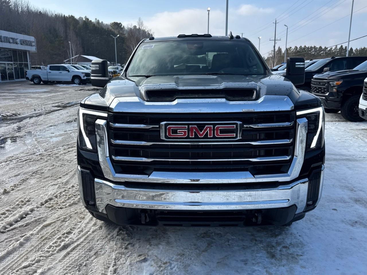 2026 GMC SIERRA 2500HD Crew Cab Standard Box 4-Wheel Drive SLE Photo