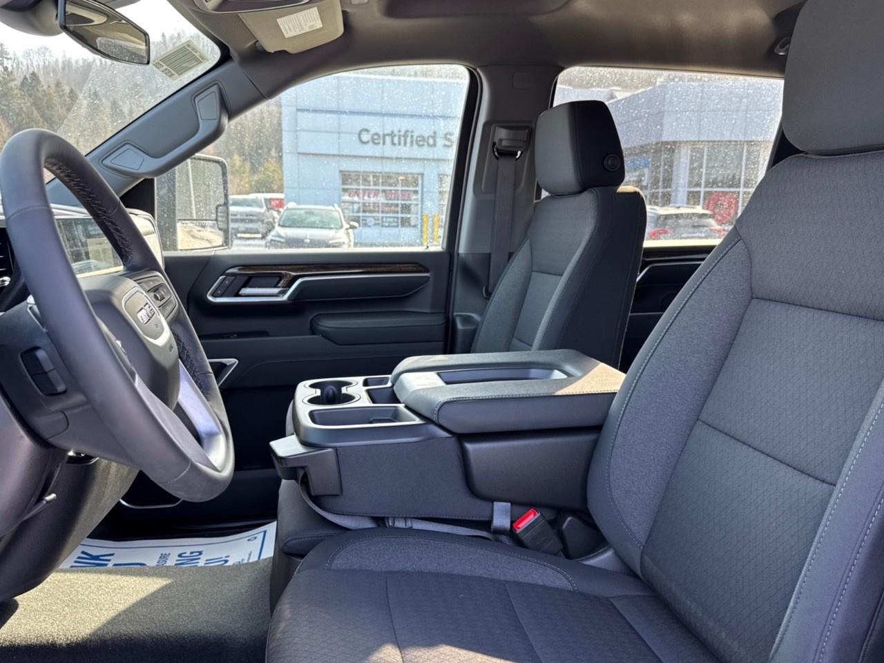 2026 GMC SIERRA 2500HD Crew Cab Standard Box 4-Wheel Drive SLE Photo