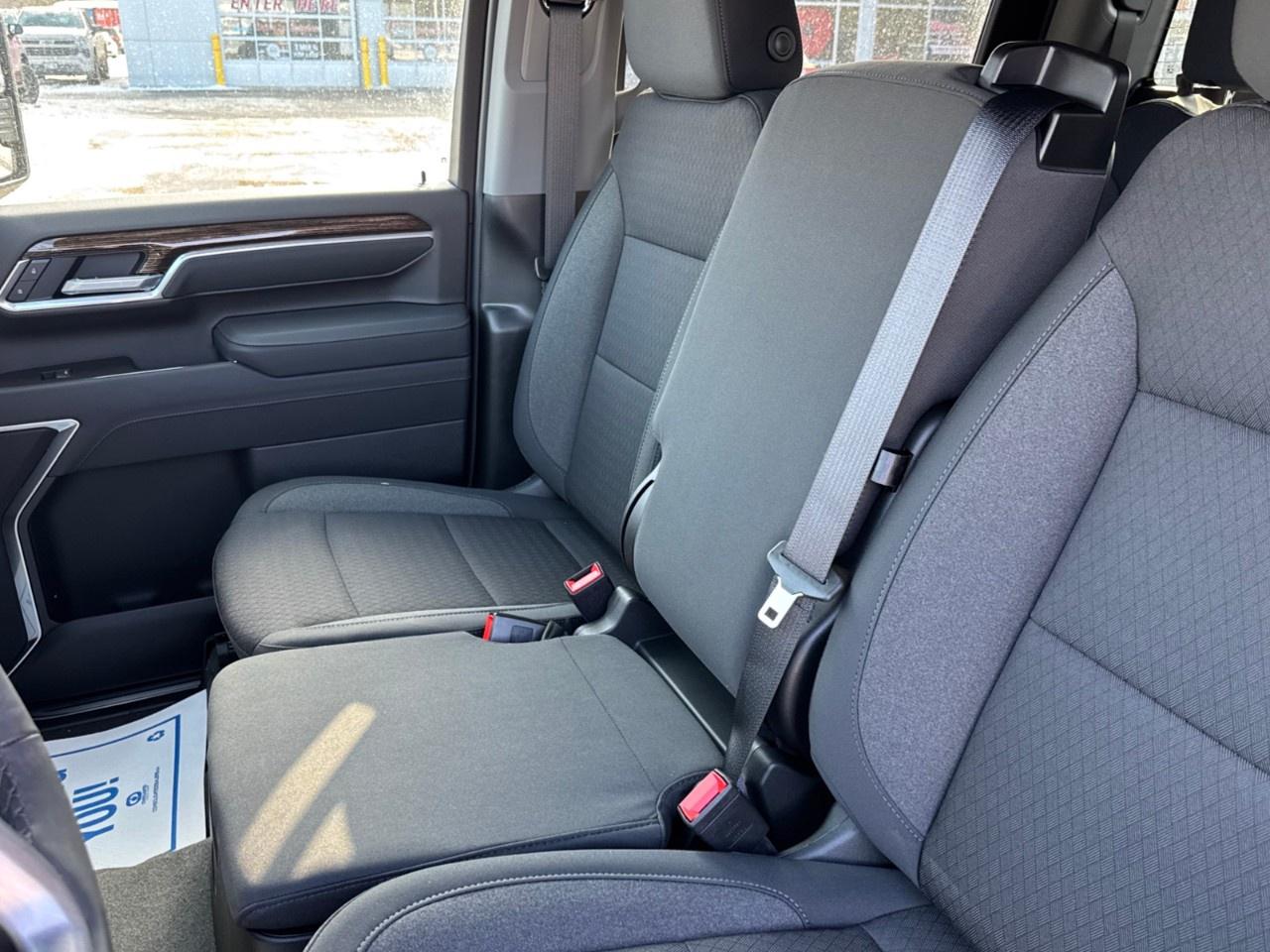 2026 GMC SIERRA 2500HD Crew Cab Standard Box 4-Wheel Drive SLE Photo